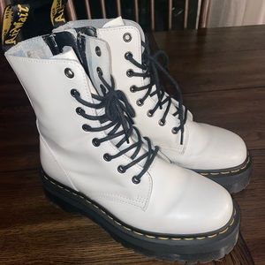 Whit platform Doc Martens